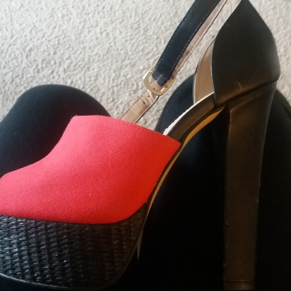 Heels - Picture 4 of 7